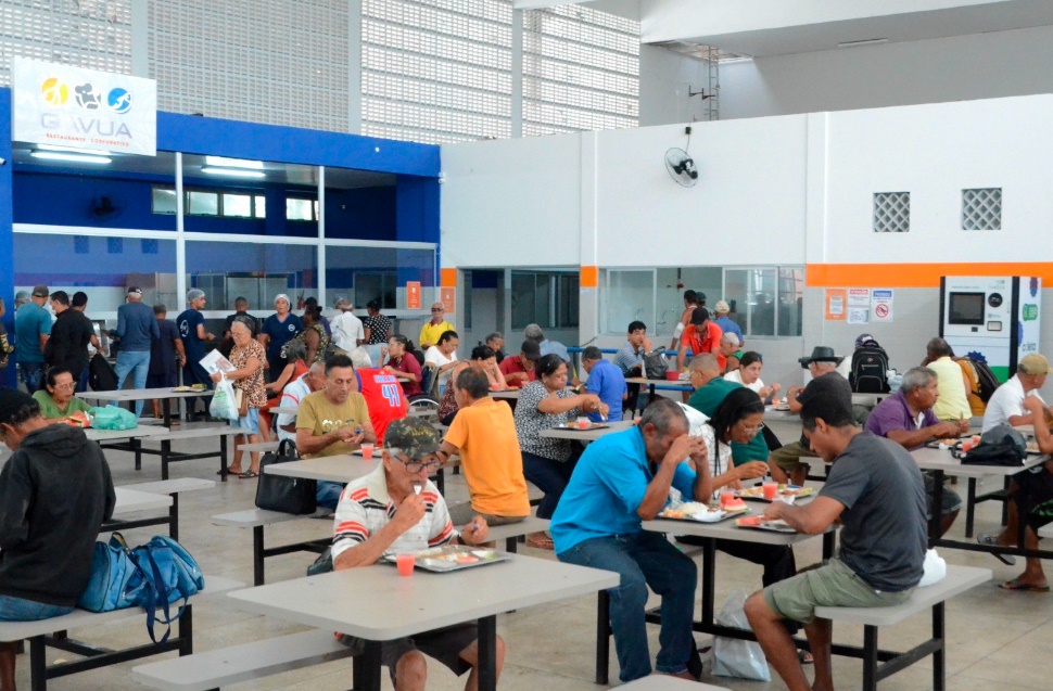 Restaurante popular em funcionamento